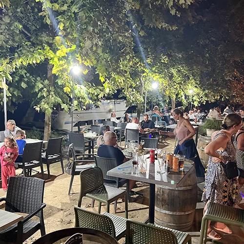 Les Berges du Canal campsite ****